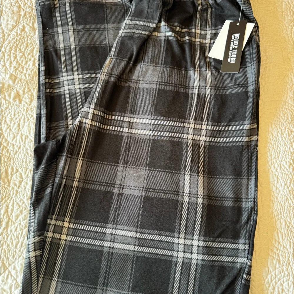 Perry Ellis Black and Gray Plaid Pajama Bottoms - Picture 4 of 5